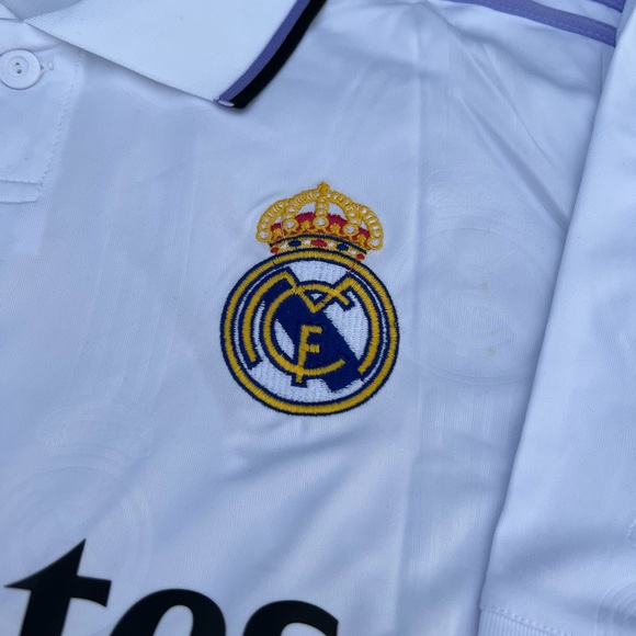 NEW Benzema Real Madrid Home 22/23 Jersey - Picture 4 of 8